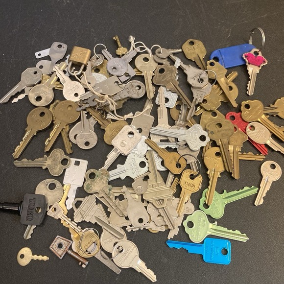 Huge Lot of Misc Keys Cole National York Curtis Presto Esp Master Samsonsite - Picture 1 of 6